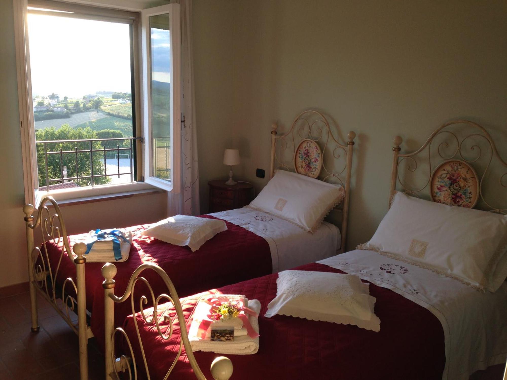 Bed and Breakfast La Terrazza Fio...Rita Ripa Exterior foto